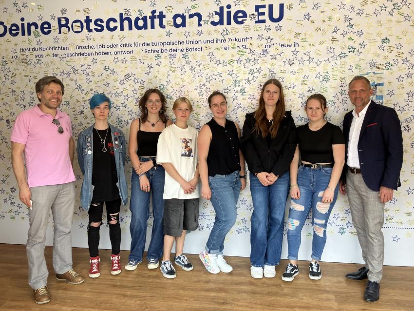 Minister Glauber besucht den EUropa Tourbus