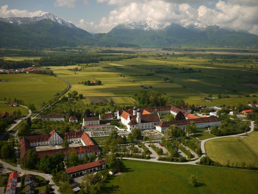 Luftbildung Kloster Benediktbeuern (Foto: Simon Mayr)