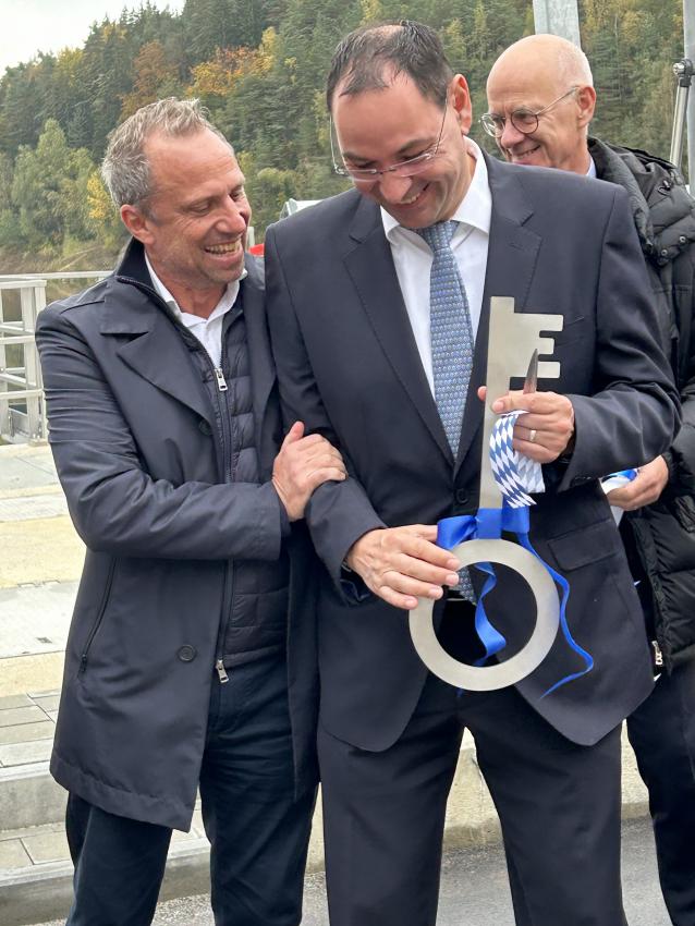 Minister Glauber mit Mathias Rosenmüller vom Wasserwirtschaftsamt Weiden