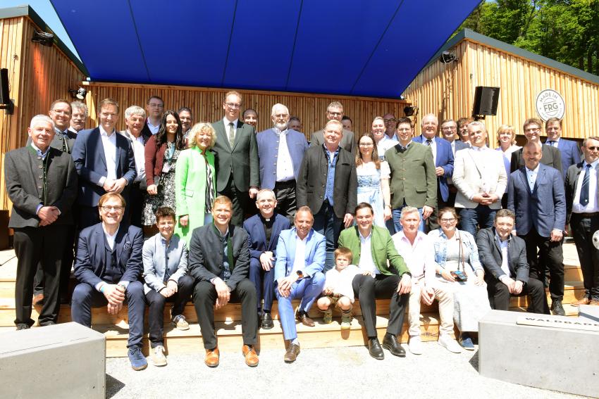 Gruppenfoto mit Umweltminister Thorsten Glauber 