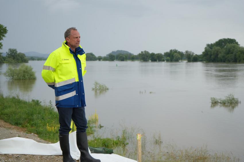 Bild vergrössert sich per Mausklick - >Termin - Hochwasser in Bayern