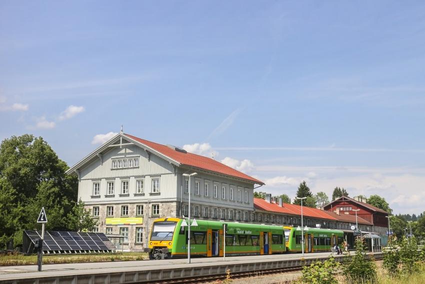 Die Umweltstation Bayerisch Eisenstein befindet sich im geschichtsträchtigen Grenzbahnhof Bayerisch Eisenstein.